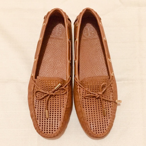 Tory Burch Leather Flats Drive Mocs - Picture 4 of 6